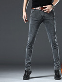 Vyriški pilki džinsai su kišenėmis