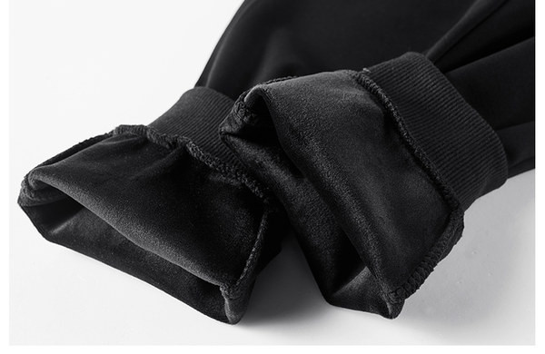 Ανδρικό αθλητικό παντελόνι με επένδυση και τσέπες