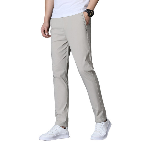 Muške pripijene hlače prikladne su i za svakodnevnu upotrebu