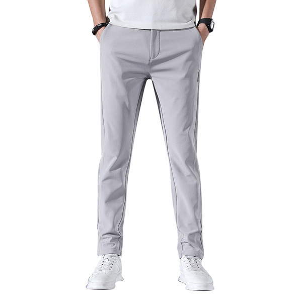 Pantaloni de bărbați sport-eleganți cu buzunare și inscripție