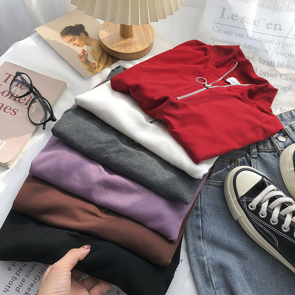 Bluza de dama cu guler inalt si fermoar