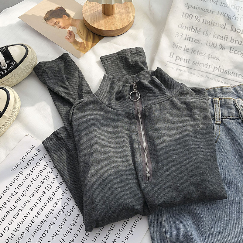 Bluza de dama cu guler inalt si fermoar