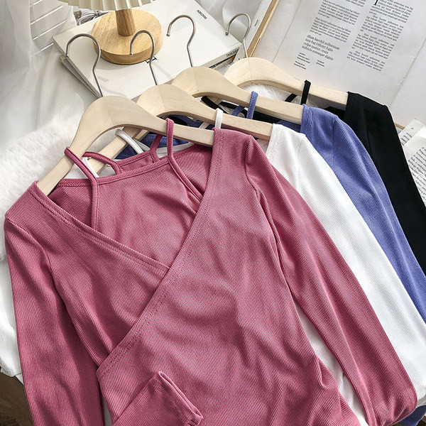 Elegantna ženska bluza s golim ramenima