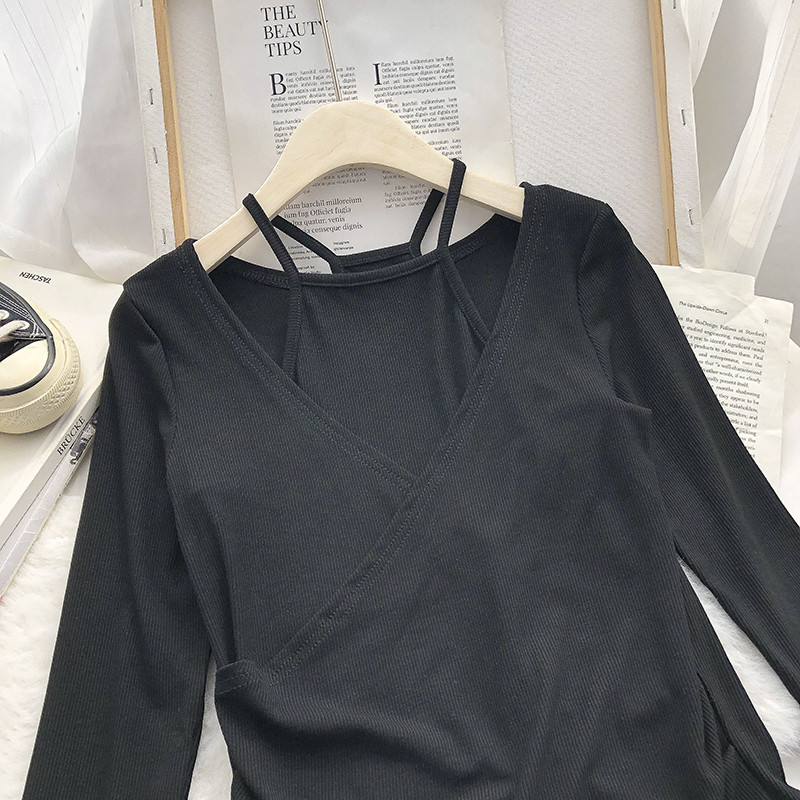 Elegantna ženska bluza s golim ramenima