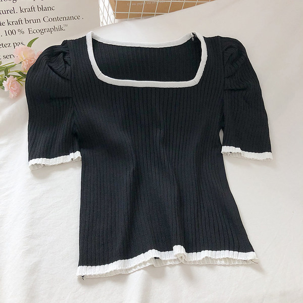 Tricou de damă cu decolteu pătrat