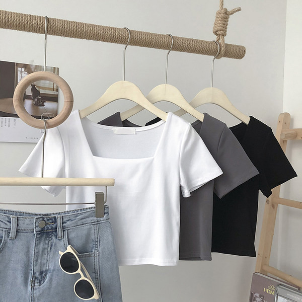 Bluză de damă moale, cu decolteu pătrat și mâneci scurte