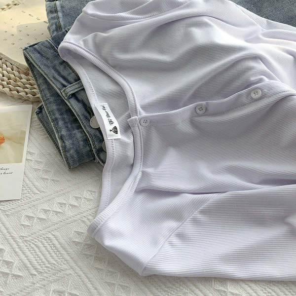 Tricou scurt de dama cu nasturi