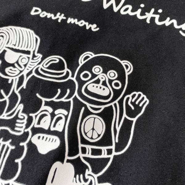 Tricou lat din bumbac pentru femei cu aplicație și inscripție