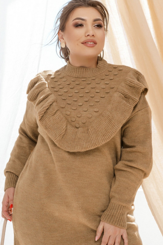 Пуловер с волани