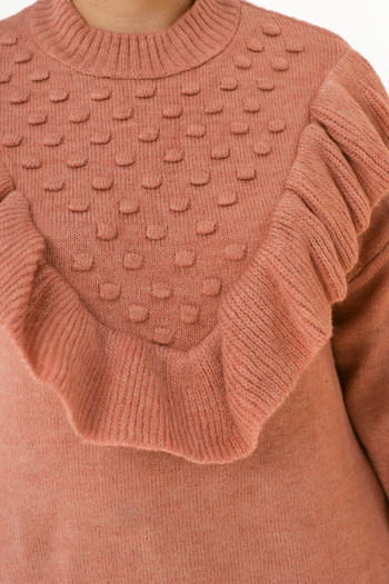 Пуловер с волани