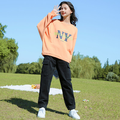 Set pentru copii de toamnă pentru fete în două părți - pantaloni cargo și o bluză largă