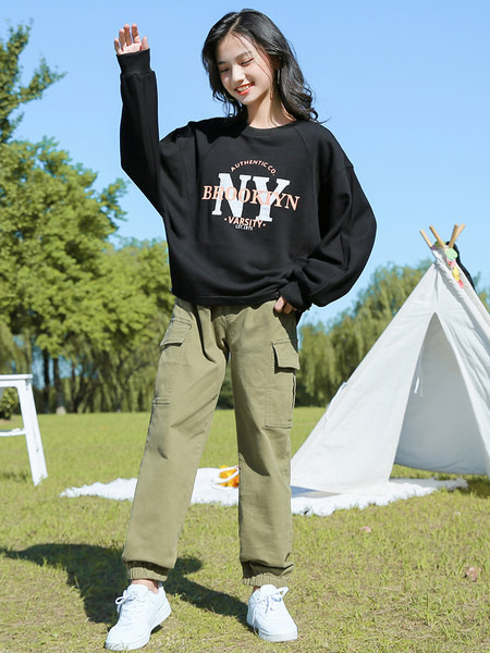 Set pentru copii de toamnă pentru fete în două părți - pantaloni cargo și o bluză largă