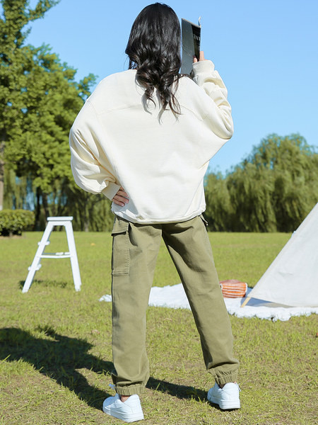 Set pentru copii de toamnă pentru fete în două părți - pantaloni cargo și o bluză largă