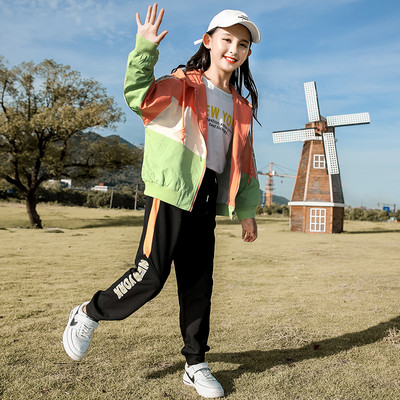 Model nou de set sport pentru copii din trei părți - mai multe culori