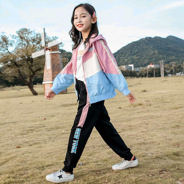 Model nou de set sport pentru copii din trei părți - mai multe culori