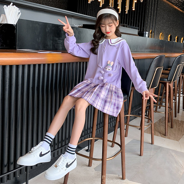 Детска рокля с яка и 3D елемент