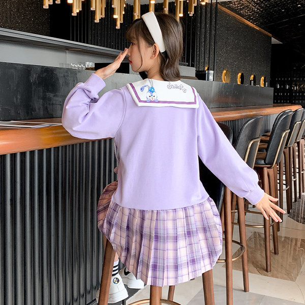 Детска рокля с яка и 3D елемент