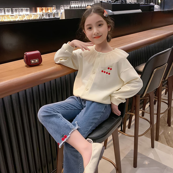 Set modern pentru copii de vestă și blugi cu broderie pentru fete