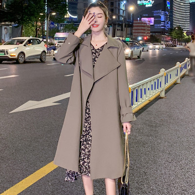 Μοντέρνο  γυναικείο μακρύ παλτό με ζώνη