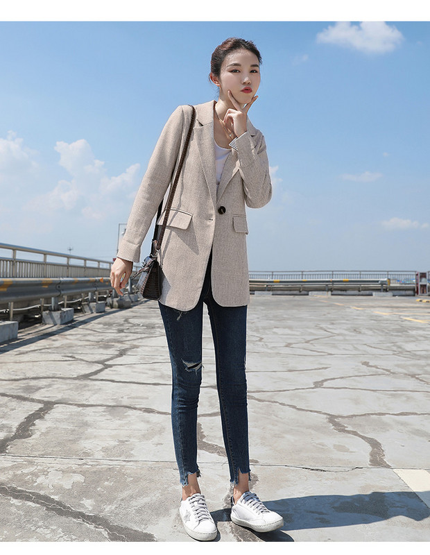 Palton scurt și subțire de damă elegant, cu nasture