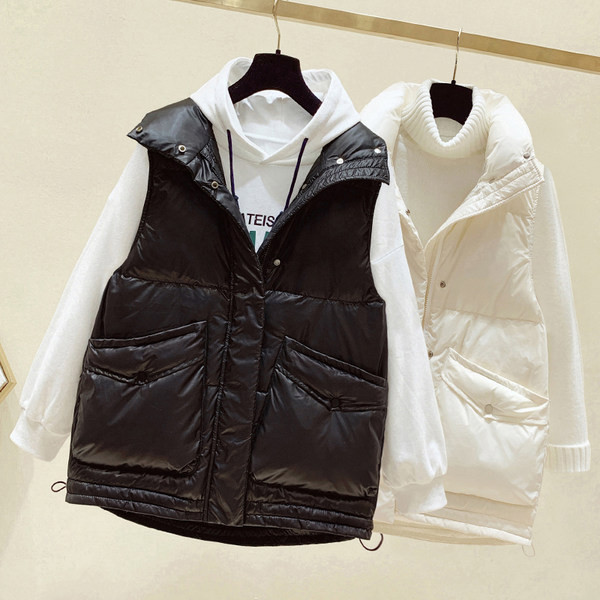 Vesta de toamna-iarna cu guler inalt si buzunare mari