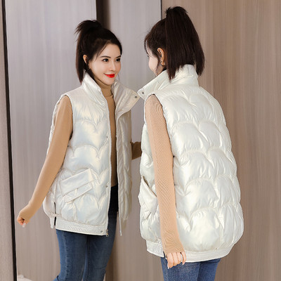 Vesta model lat cu guler inalt si inchidere - fermoar si nasturi