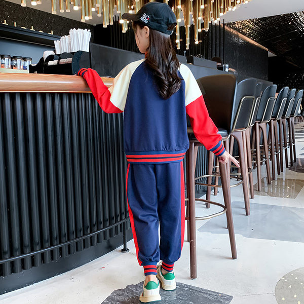 Set sport pentru femei de culoare albastru