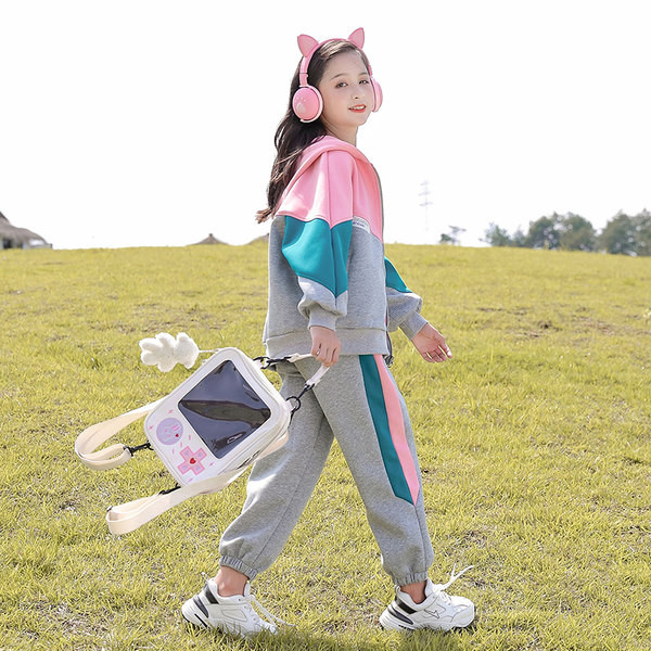 Set pentru copii modern pentru fete potrivit pentru toamna si iarna