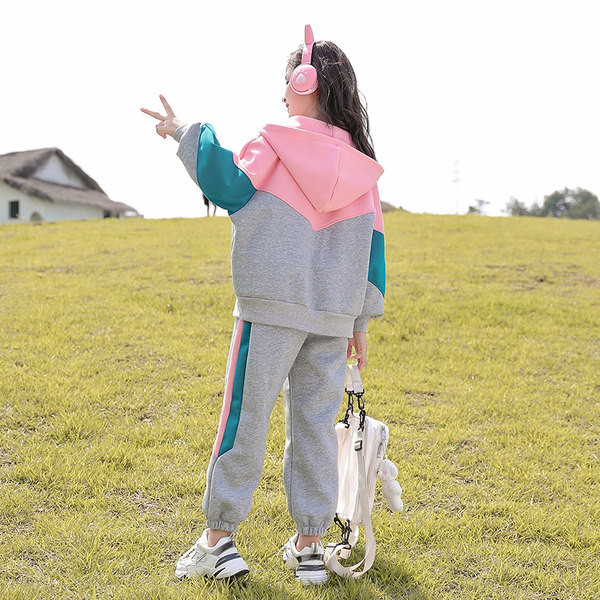 Set pentru copii modern pentru fete potrivit pentru toamna si iarna