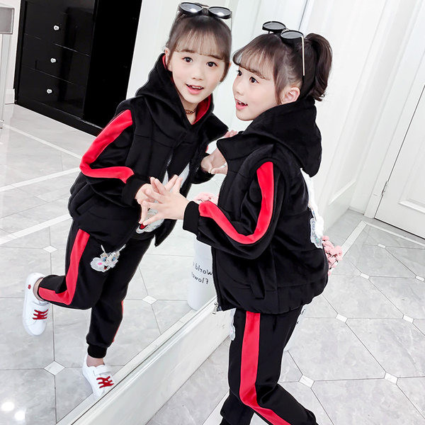 Set puf de damă cu aplicație și glugă