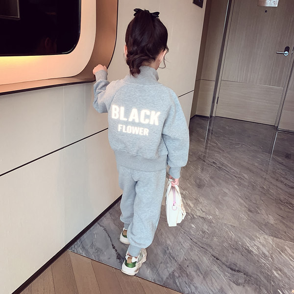 Set zilnic pentru copii pentru fete în două părți