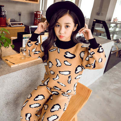 Set tricotat pentru copii din două părți cu model pentru fete