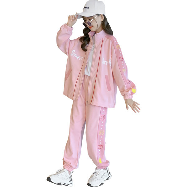 Echipa sportivă pentru copii în roz