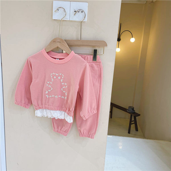 Set pentru copii din doua piese bluza cu broderie si pantaloni cu buzunare