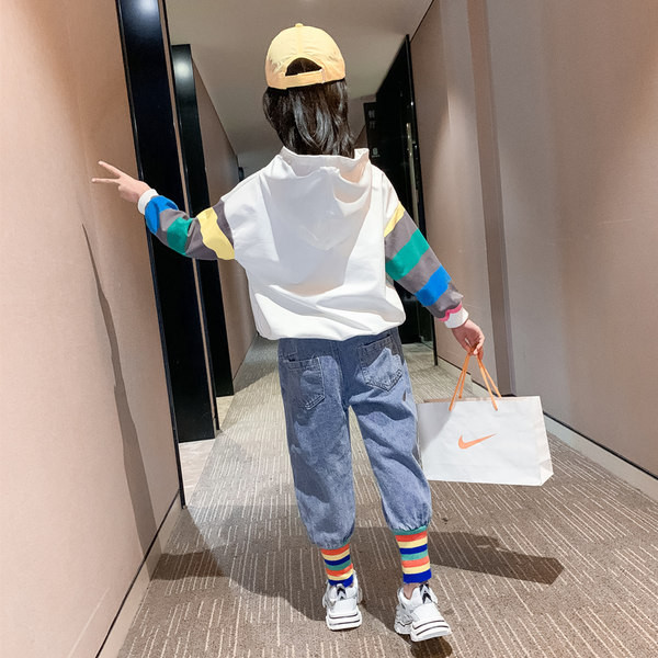 Set bluza fetita cu gluga si blugi cu aplicatie