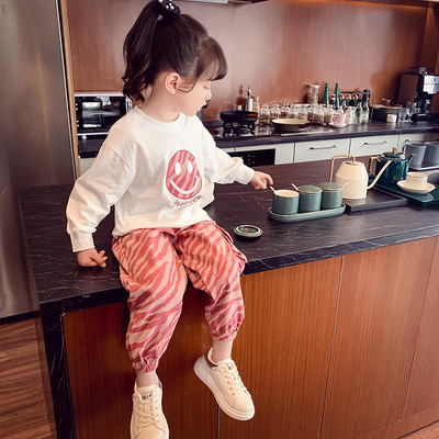 Set pentru copii din două părți bluză cu aplicație și pantaloni