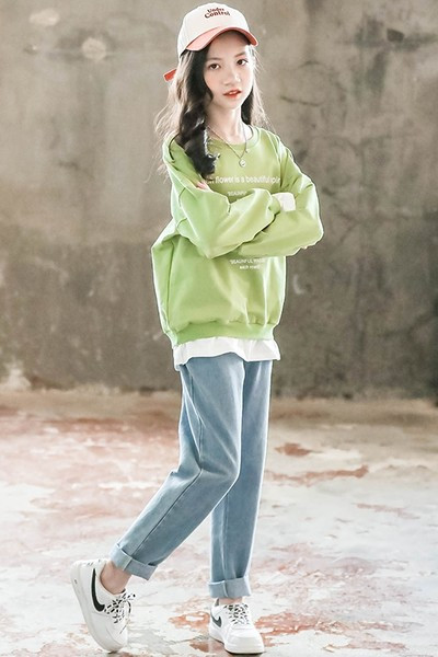 Σετ για κορίτσια σε δύο μέρη - τζιν με λάστιχο στη μέση και μπλούζα