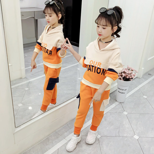 Μοντέρνο παιδικό σετ μπλούζα με κουκούλα και παντελόνι με τσέπες