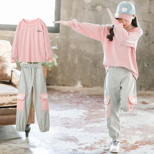 Set pentru copii de zi cu zi din două părți - o bluză cu mâneci lungi și pantaloni sport