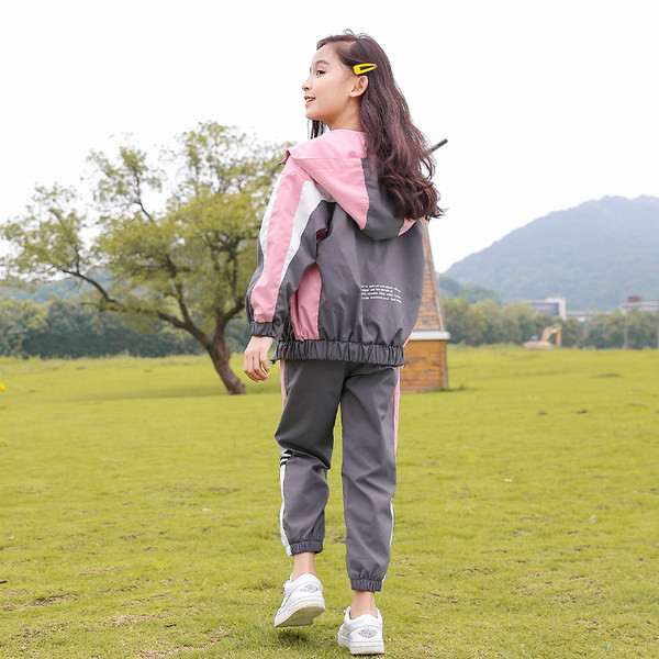 Παιδική αθλητική ομάδα σε δύο μέρη και φερμουάρ