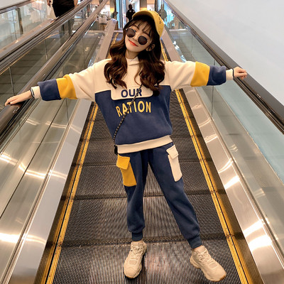 Νέο μοντέλο αθλητικό σετ δύο μερών για κορίτσια με επιγραφή