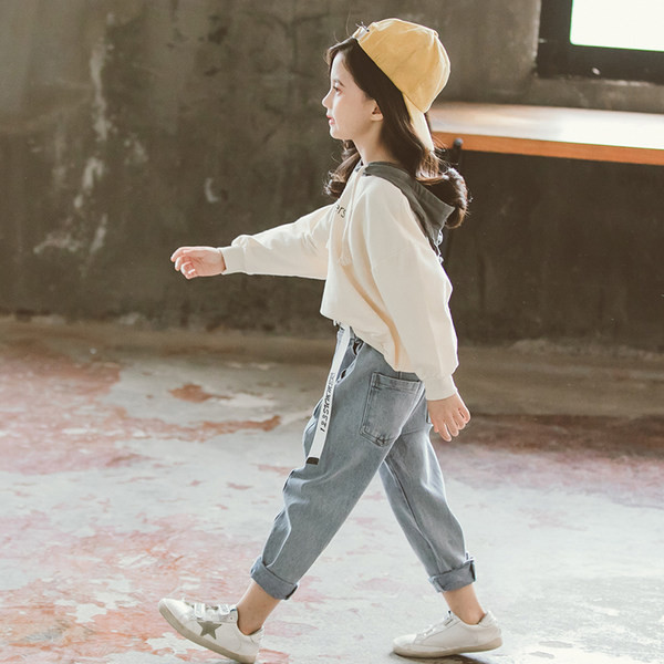 Παιδικό σετ από μπλούζα και τζιν σε δύο μέρη με επιγραφή