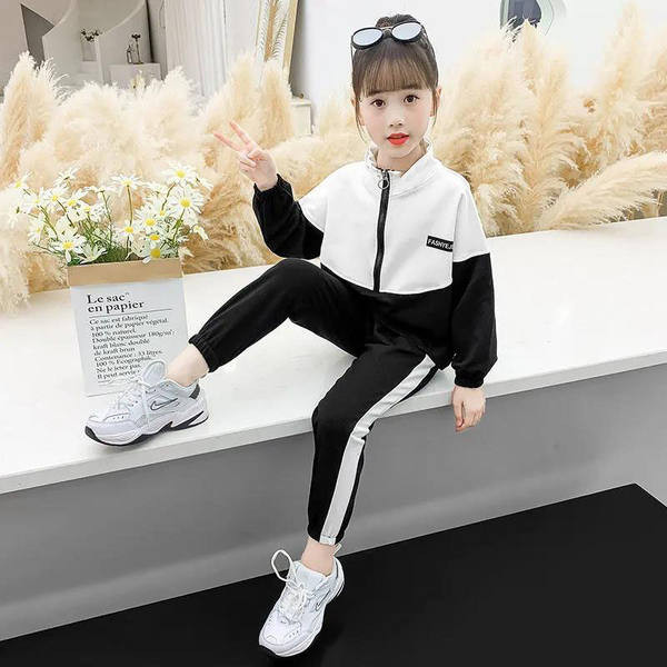 Αθλητική ομάδα για κορίτσια σε δύο μέρη - παντελόνι και φούτερ