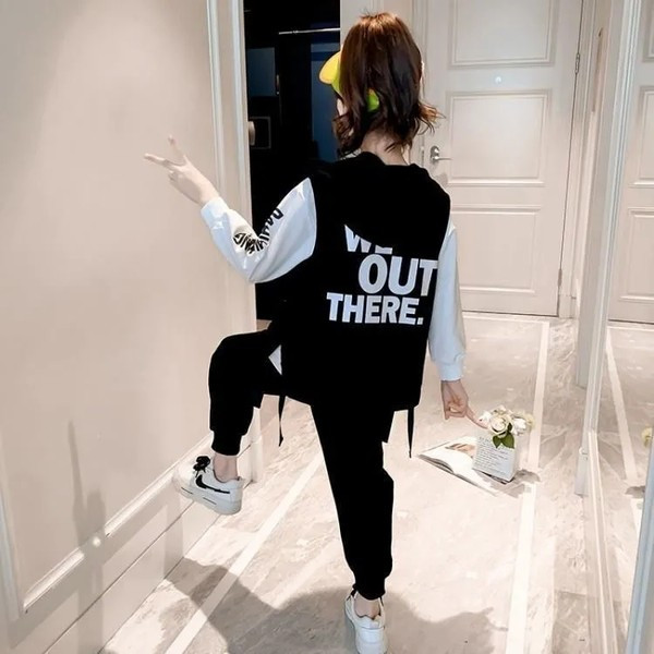 Παιδικό αθλητικό σετ σε τρία μέρη 