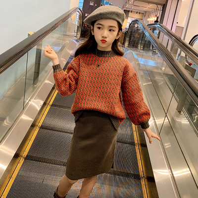 Φθινοπωρινό-χειμωνιάτικο σετ για κορίτσια σε δύο μέρη - πουλόβερ και φούστα