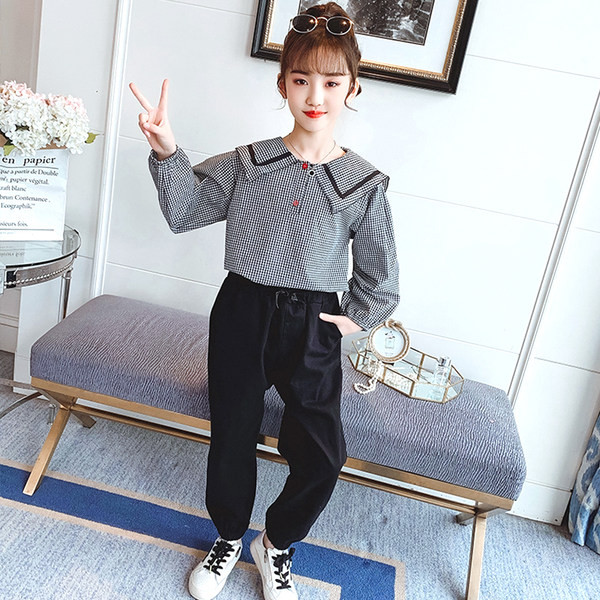 Μοντέρνο σετ για κορίτσια σε δύο μέρη - πουκάμισο με μακριά μανίκια και παντελόνι