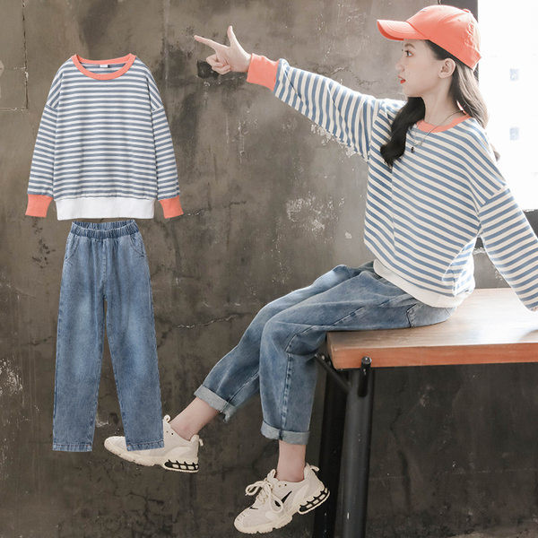 Set de primăvară-toamnă pentru fete în două părți - blugi și o bluză