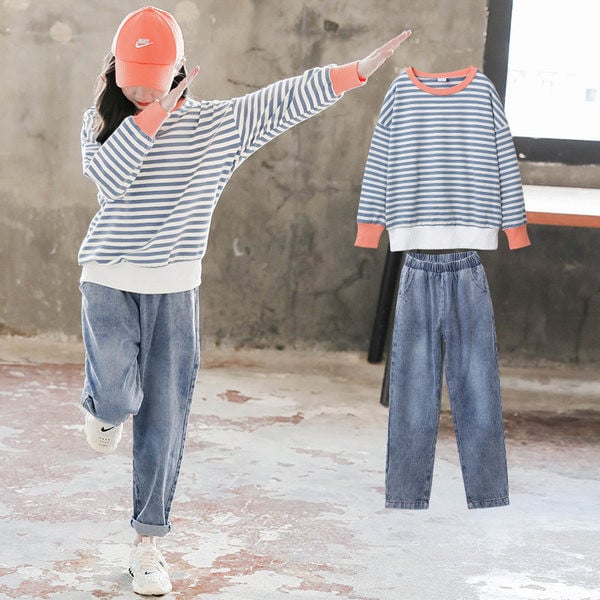 Set de primăvară-toamnă pentru fete în două părți - blugi și o bluză