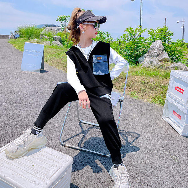 Αθλητικό σετ για κορίτσια σε τρία μέρη - παντελόνι, μπλούζα και γιλέκο