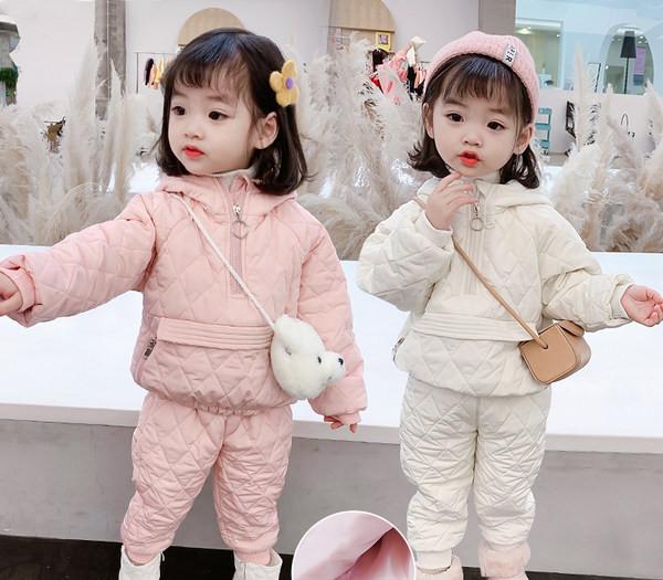 Bērnu ziemas komplekts no divām daļām ar kapuci